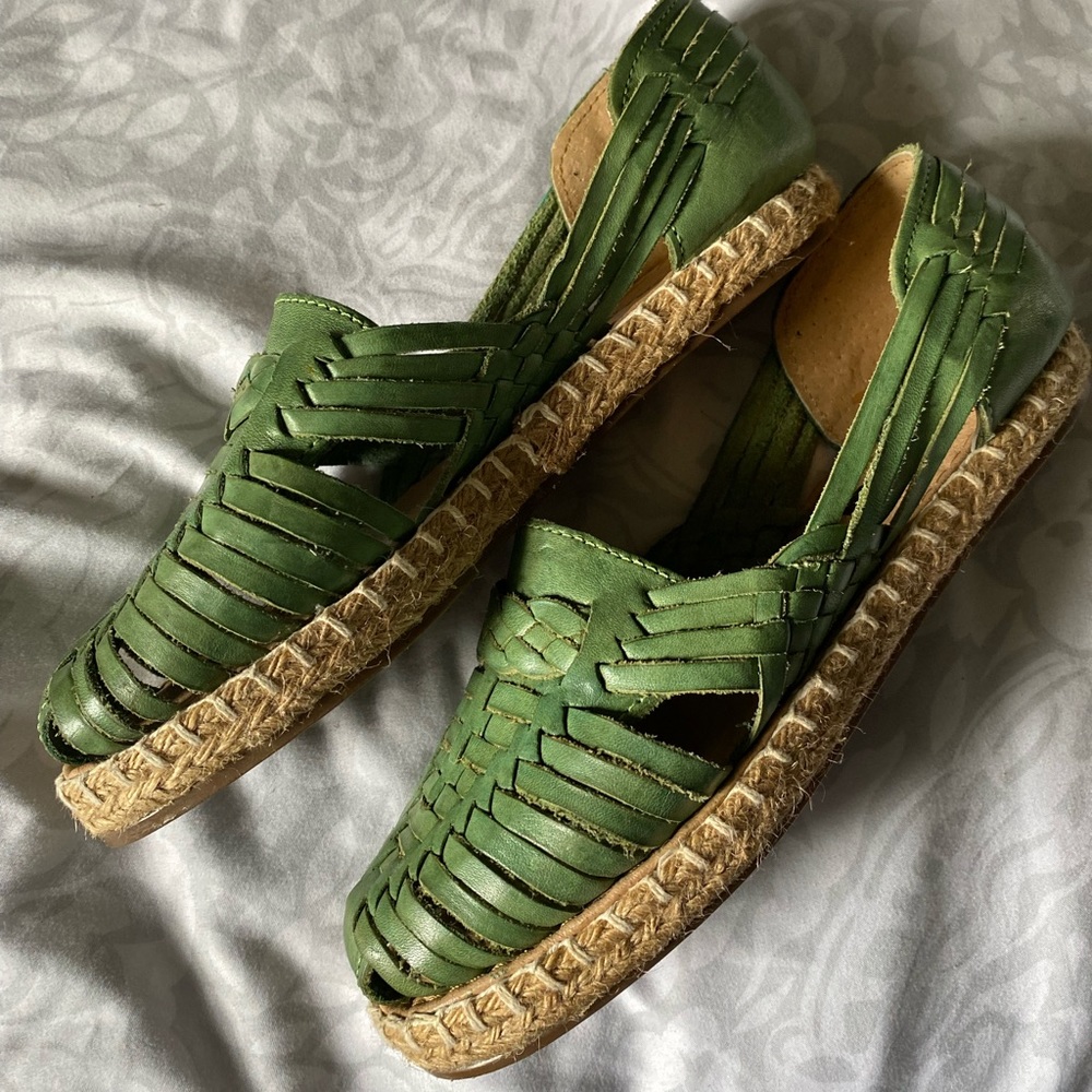 Woman’s mexican huaraches